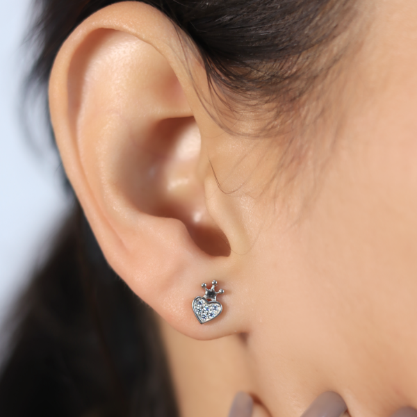 Zarkan Crown Heart Silver Studs Online Hot Sale